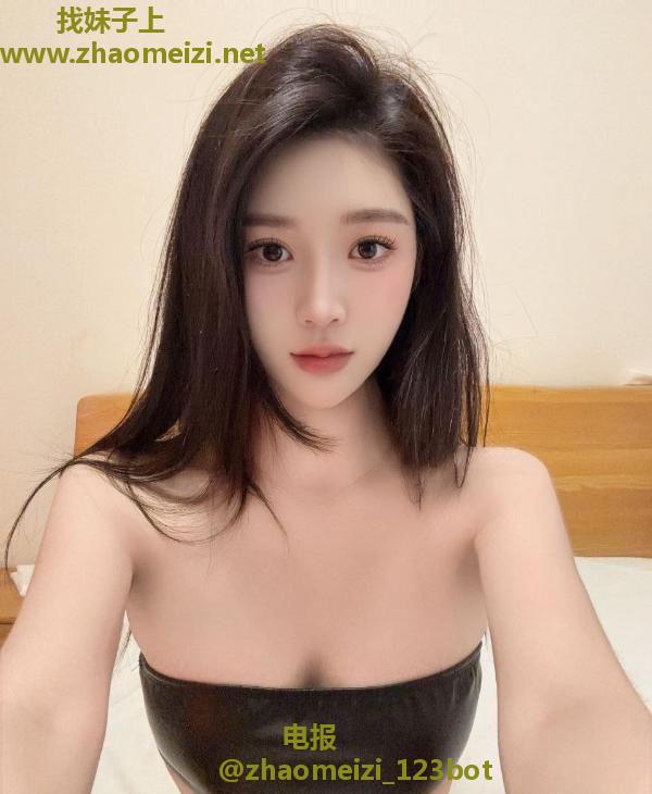 肤白美胸颜值悠悠