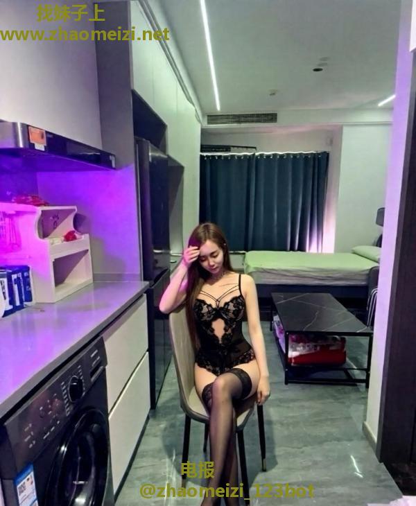 蜜桃臀少妇糖果
