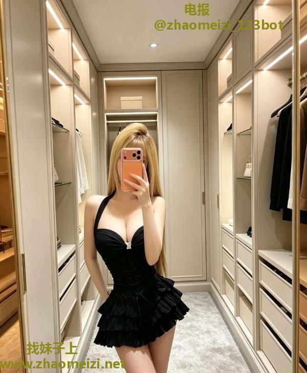 欧美范美乳卡戴珊
