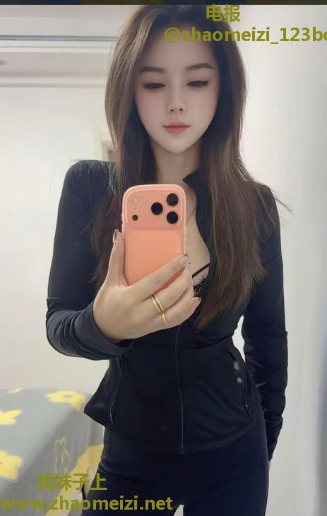 高颜值大奶骚妇