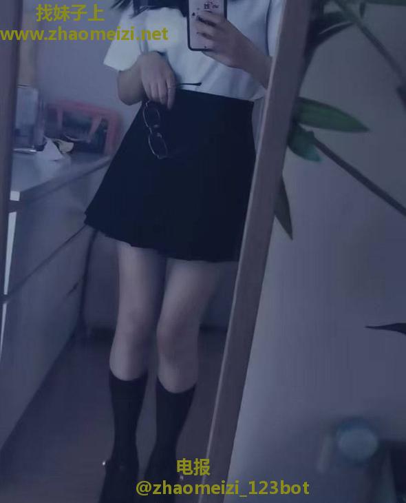年轻性价比嫩妹