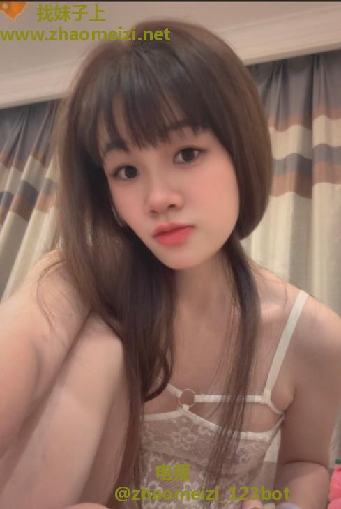 吴江粉嫩妹子小雅雅