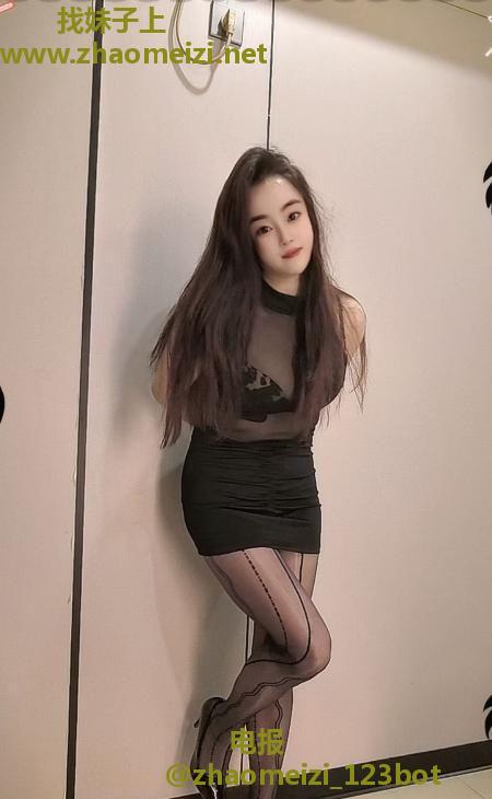 龙华媚眼骚御姐