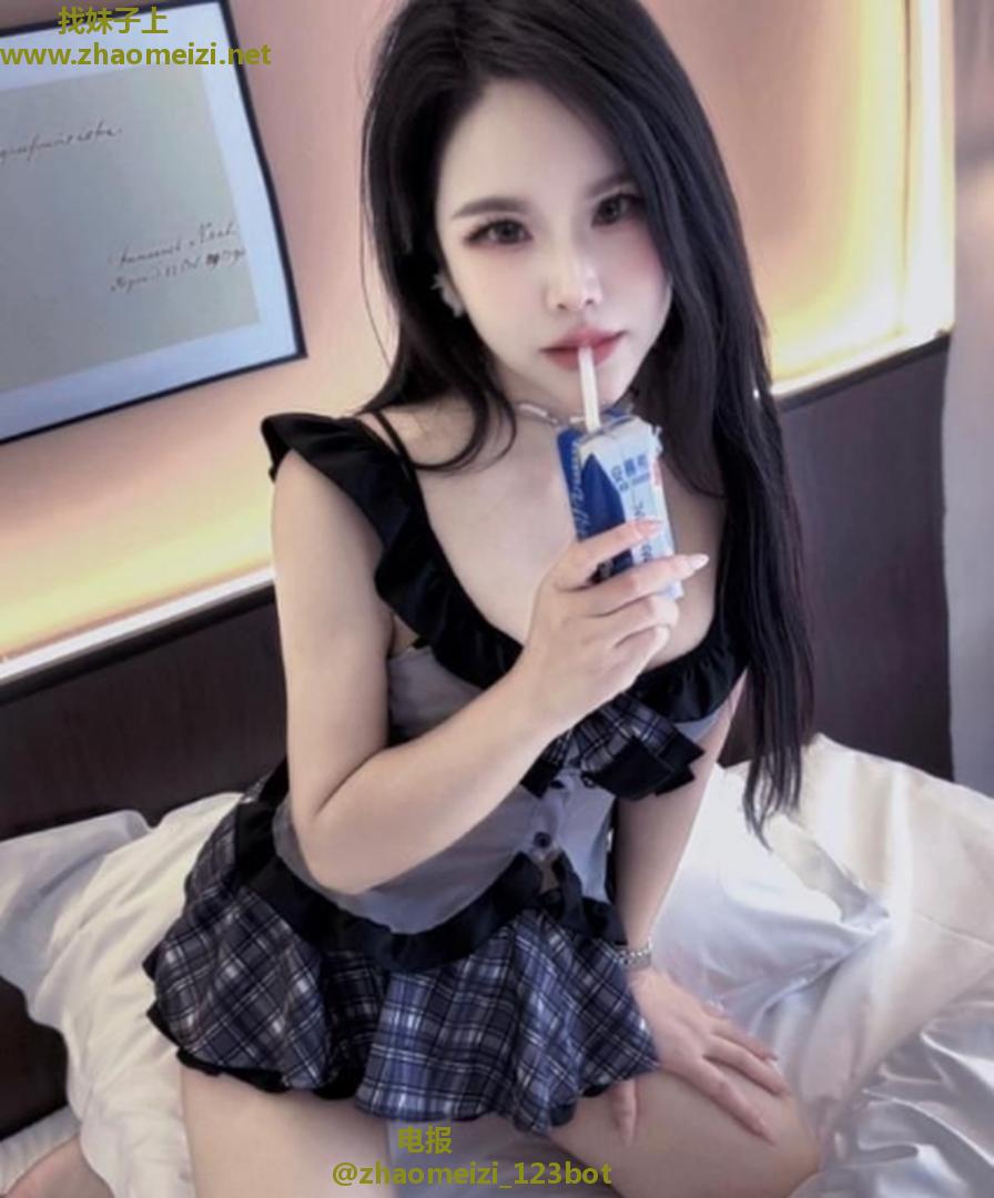 温柔眼镜风骚少妇