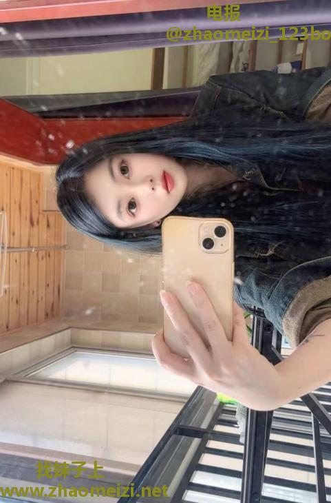 刚下海性感小姐姐
