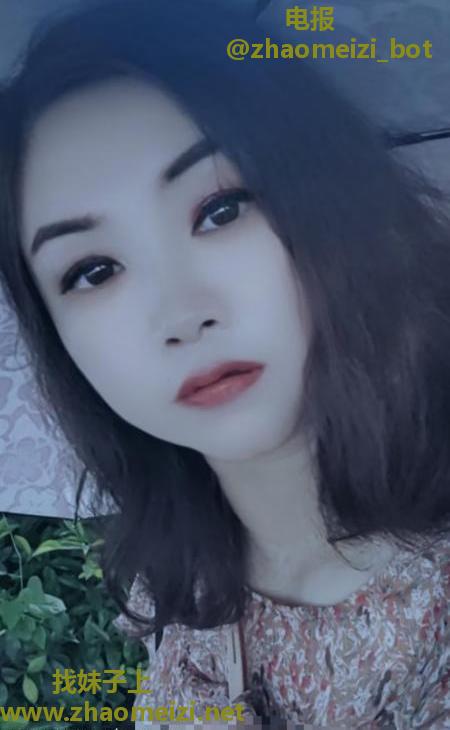 大胸大屁股倒立吹少妇