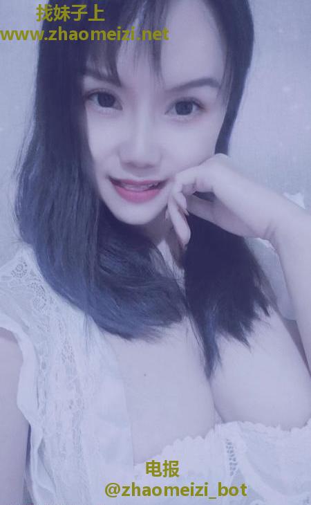 实惠的胸大妹子