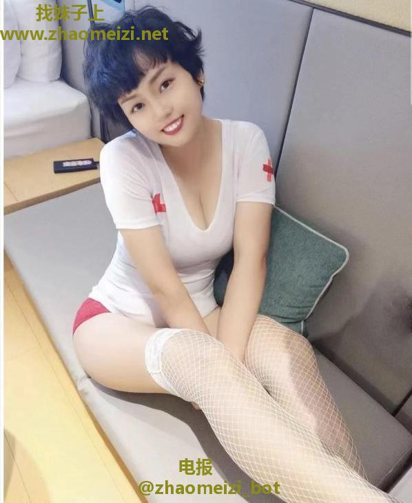 短发小骚女