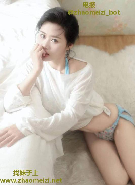 甜美清纯性感妹子