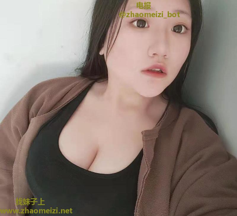 微胖巨乳 骚妹