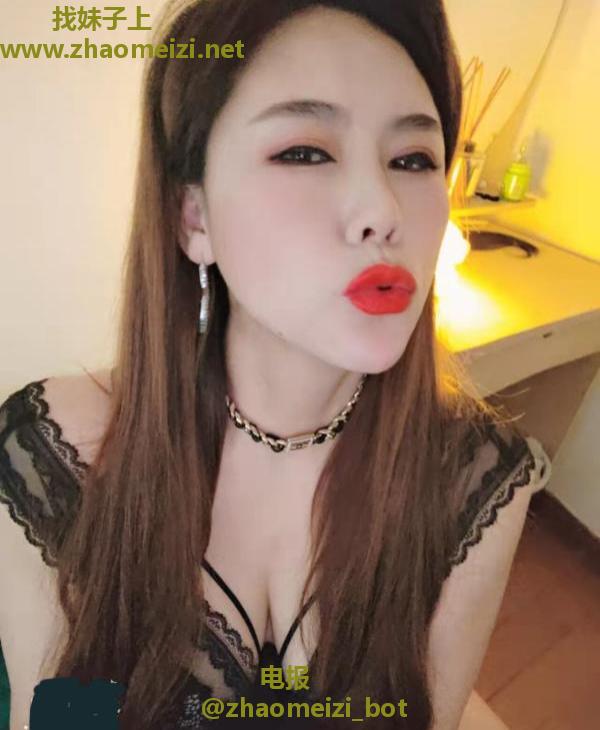 后入肥臀女皇