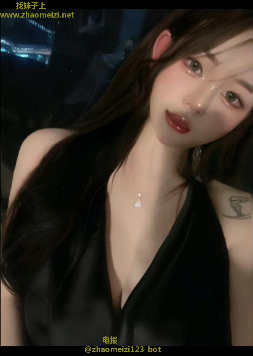 狼友分享小妹胸特别有弹性