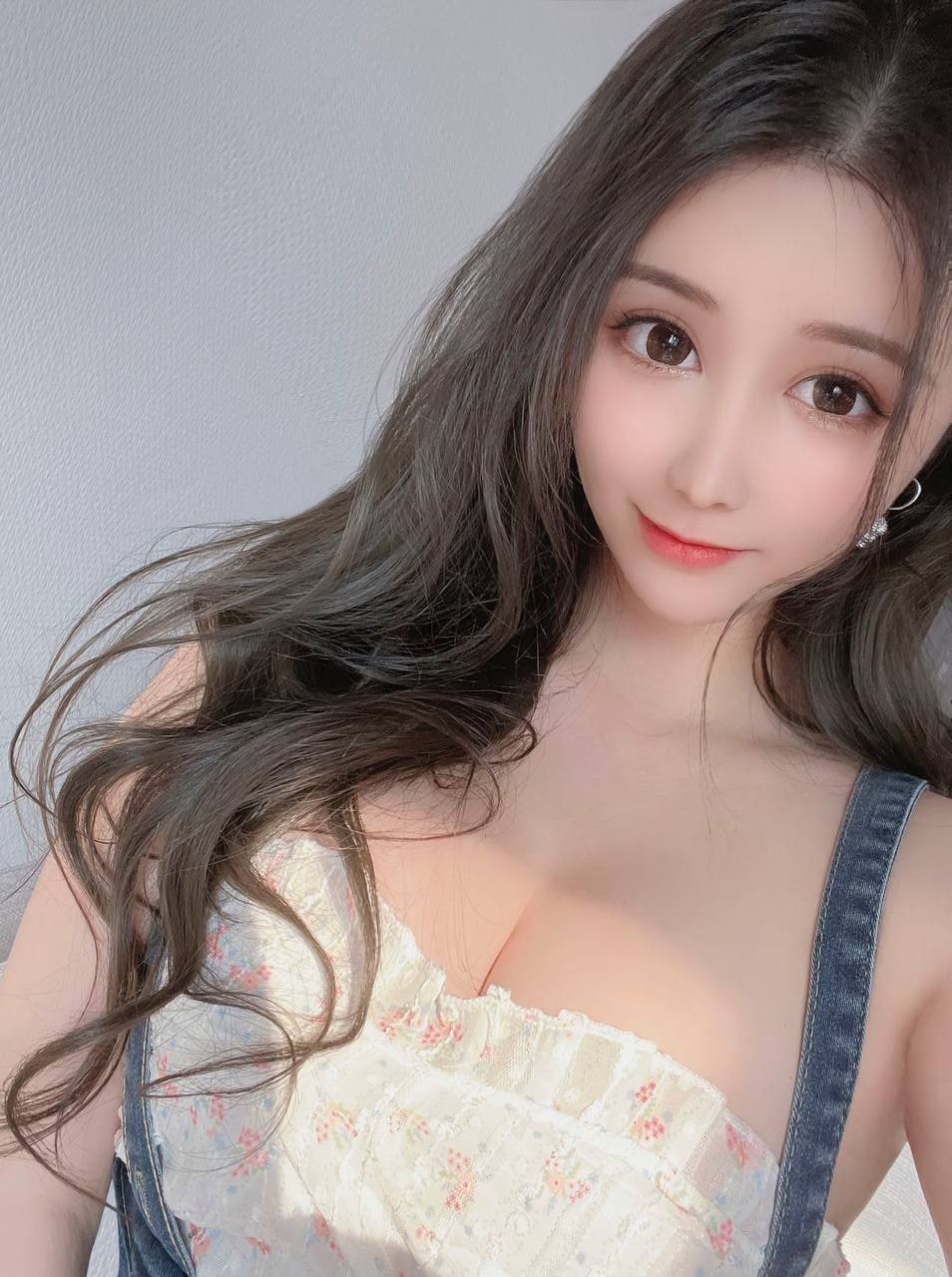 【上海】极媚极骚，水超多小淫货
