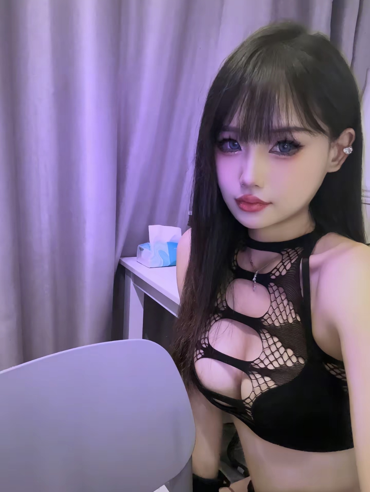 上海虹口22岁大奶妹