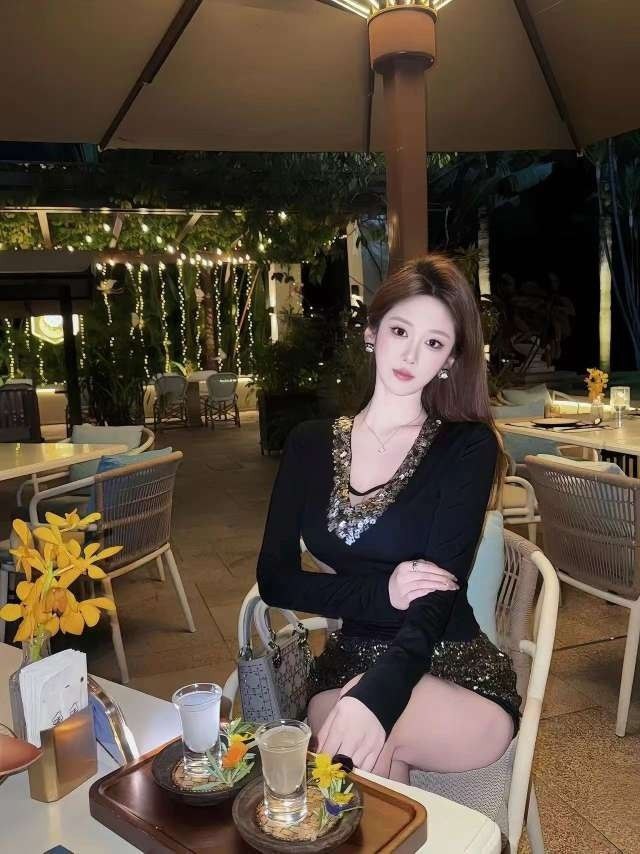  皮肤白皙 粉嫩，性格乖巧热情，服务一流