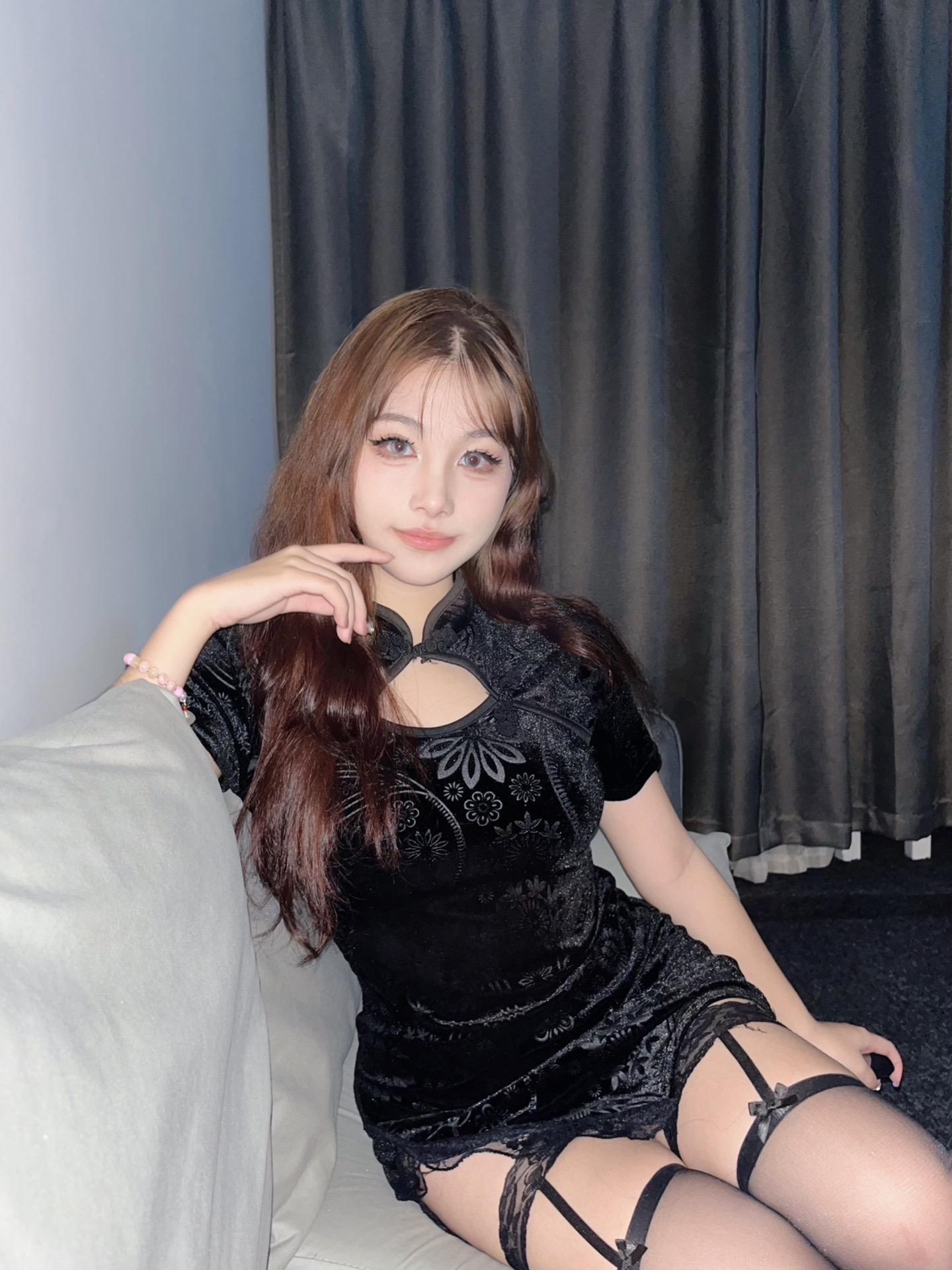 思明区翘臀黑丝小妖精