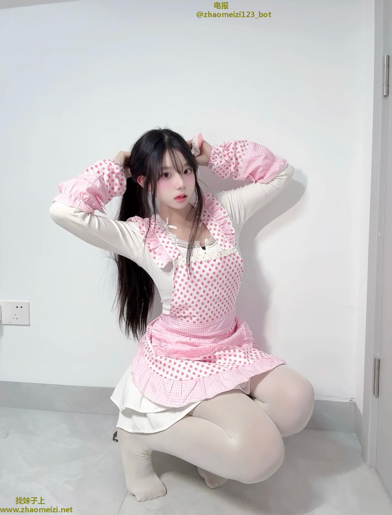 大胸巨乳仙气白丝袜调情幼师美少女刚实习