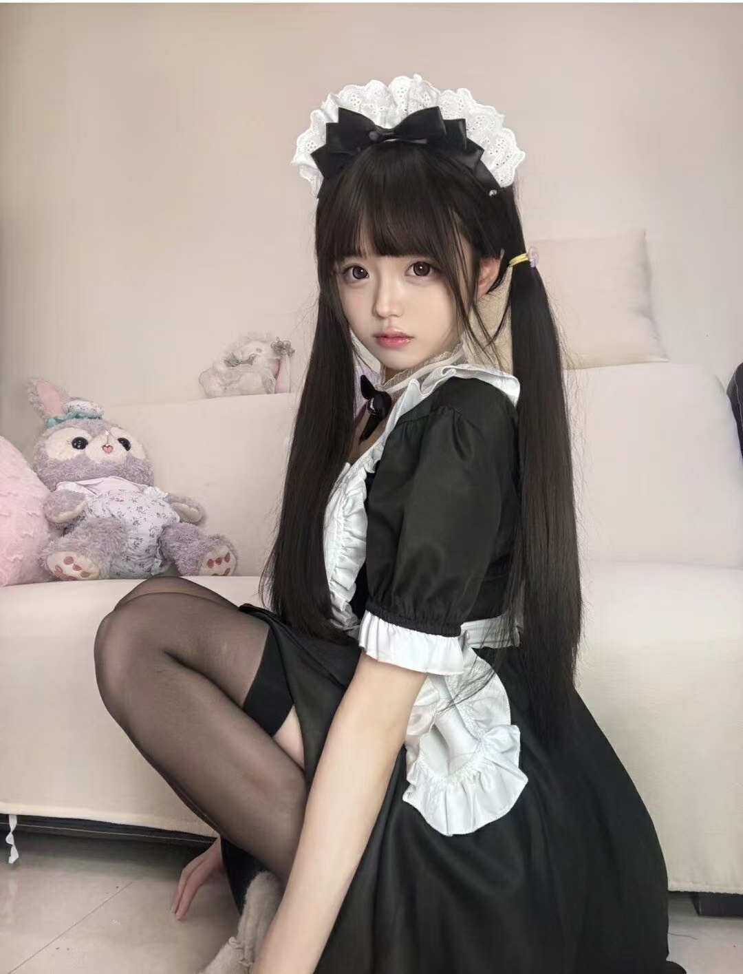 女仆装黑丝00后美少女会喷潮