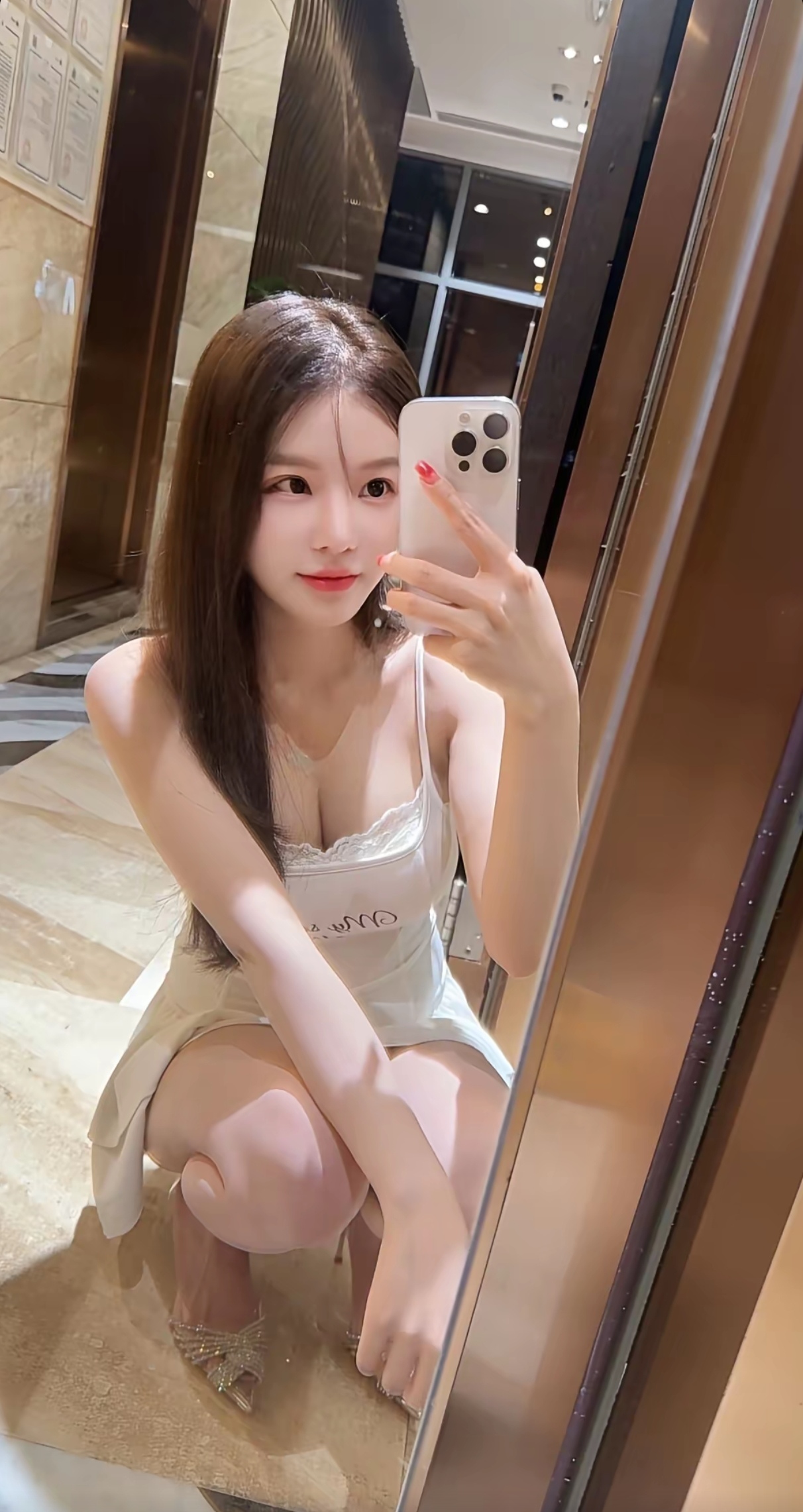 甜妹嫩鲍有奶有颜好吃不贵