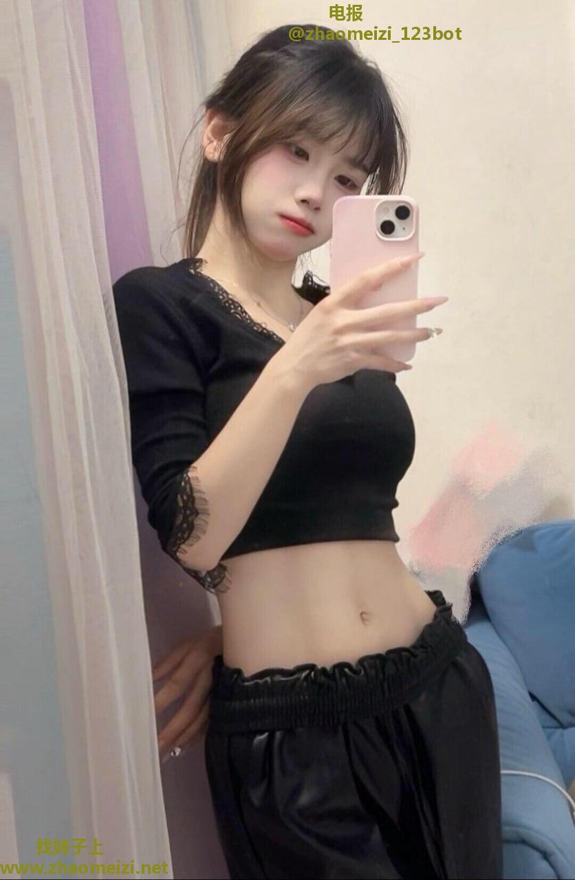 刚兼职学生妹淫水都是甜的