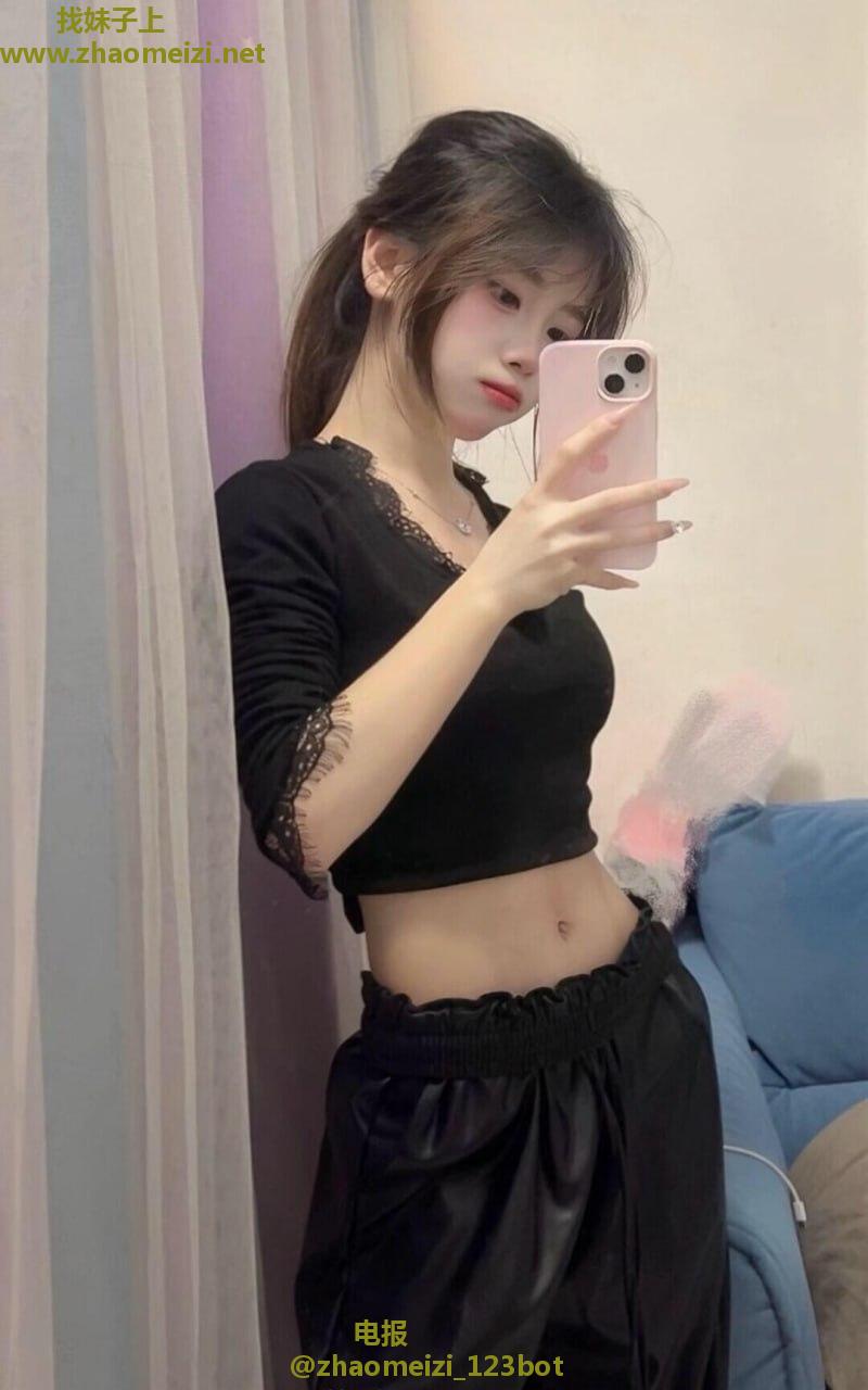 刚兼职学生妹淫水都是甜的
