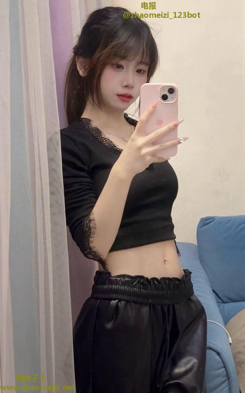刚兼职学生妹淫水都是甜的