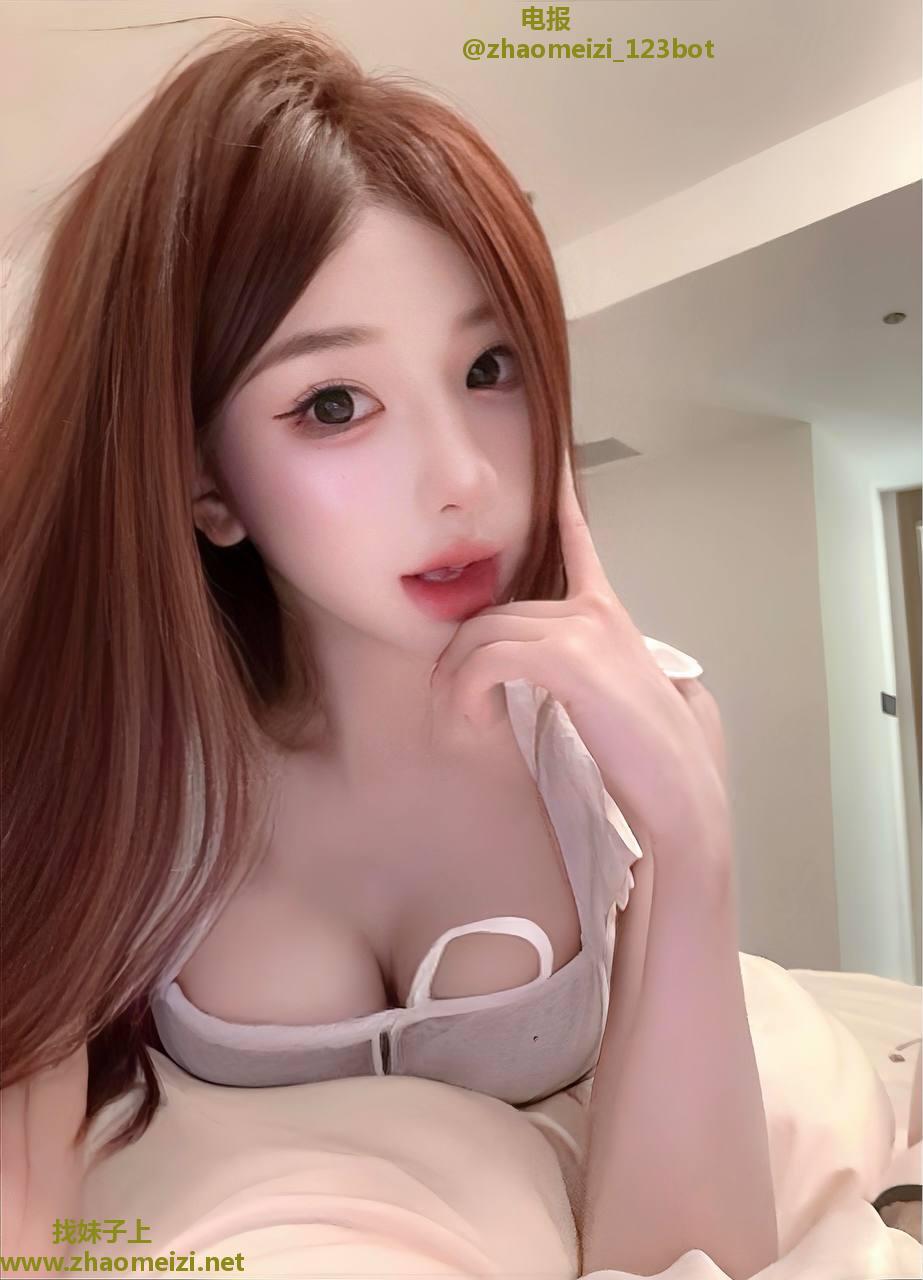 火辣身材波霸浪妹很上头