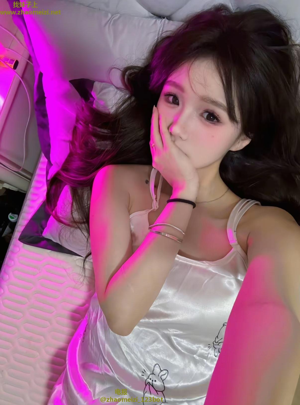廊坊刚玩的小美女口活很棒小穴紧水多