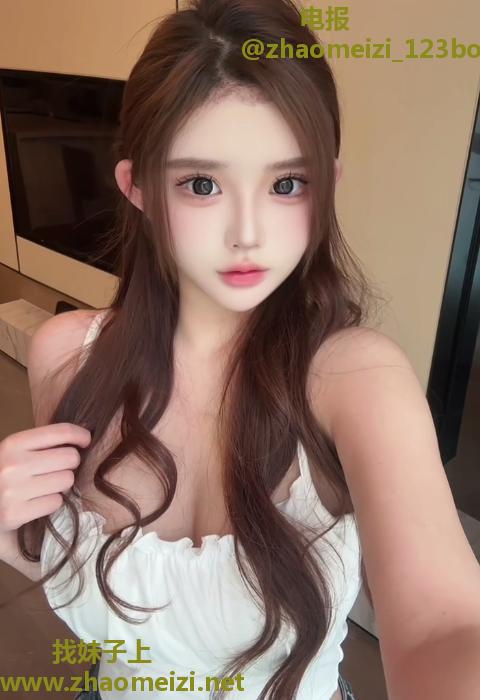 上海极品小妖精主动舌吻