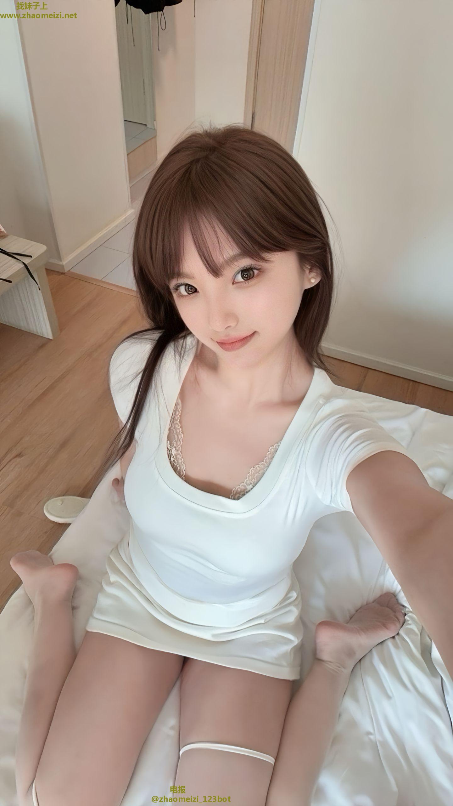 徐汇清纯甜妹芳芳质量极品