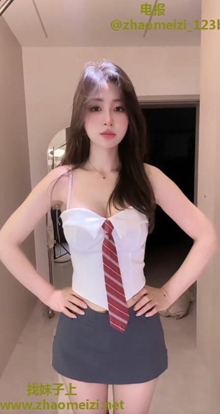 妹子下面像小喷泉一样好多水