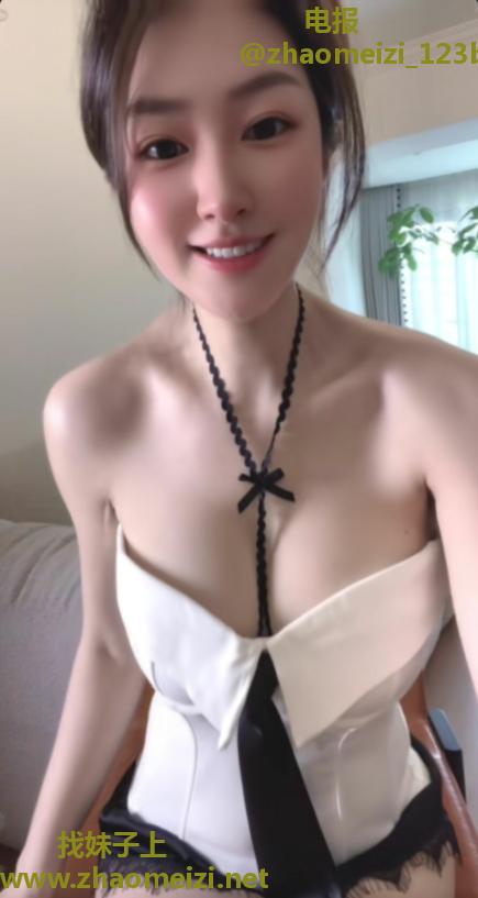 天生火辣身材很勾引男人