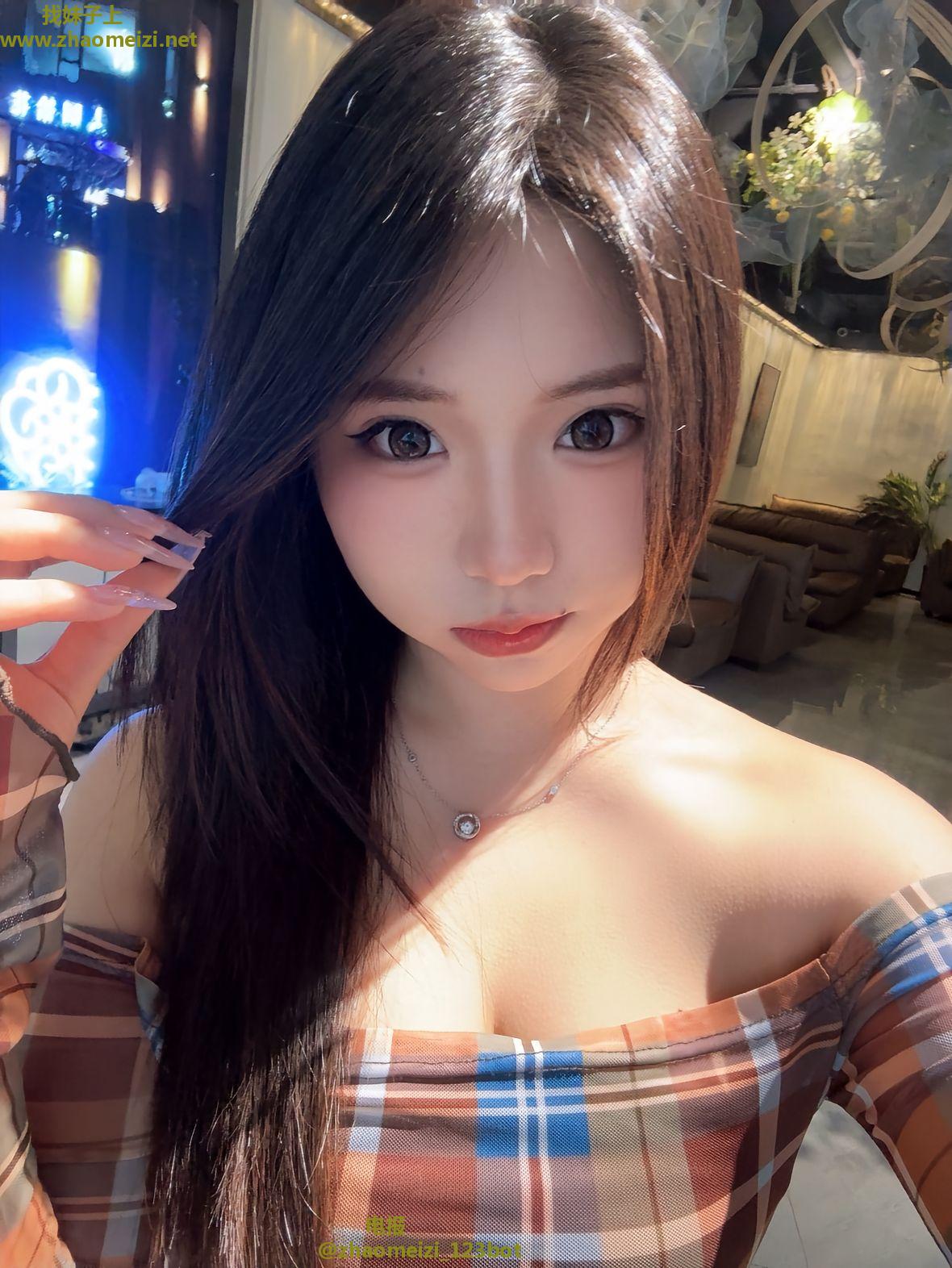 小烧妹莉莉奶大服务走心