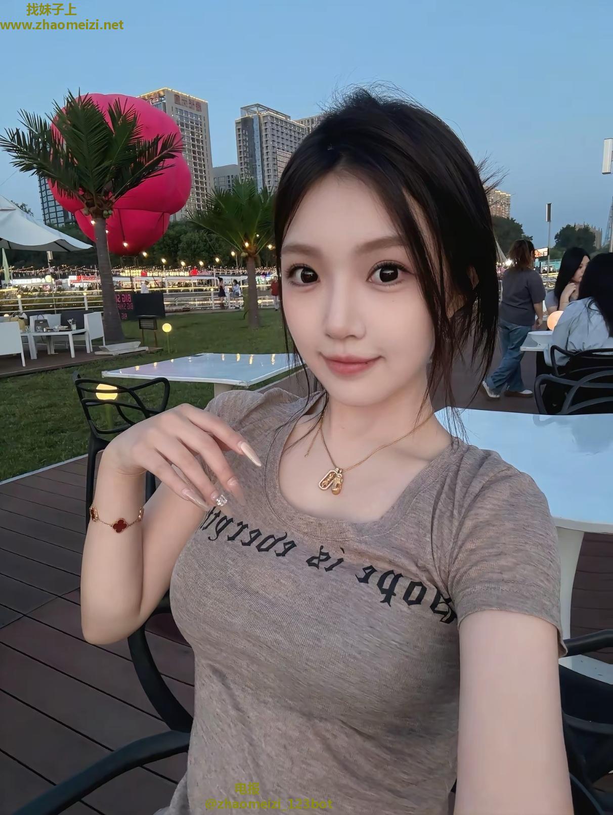 【重庆】纯欲美女共享！绝对不吃独食