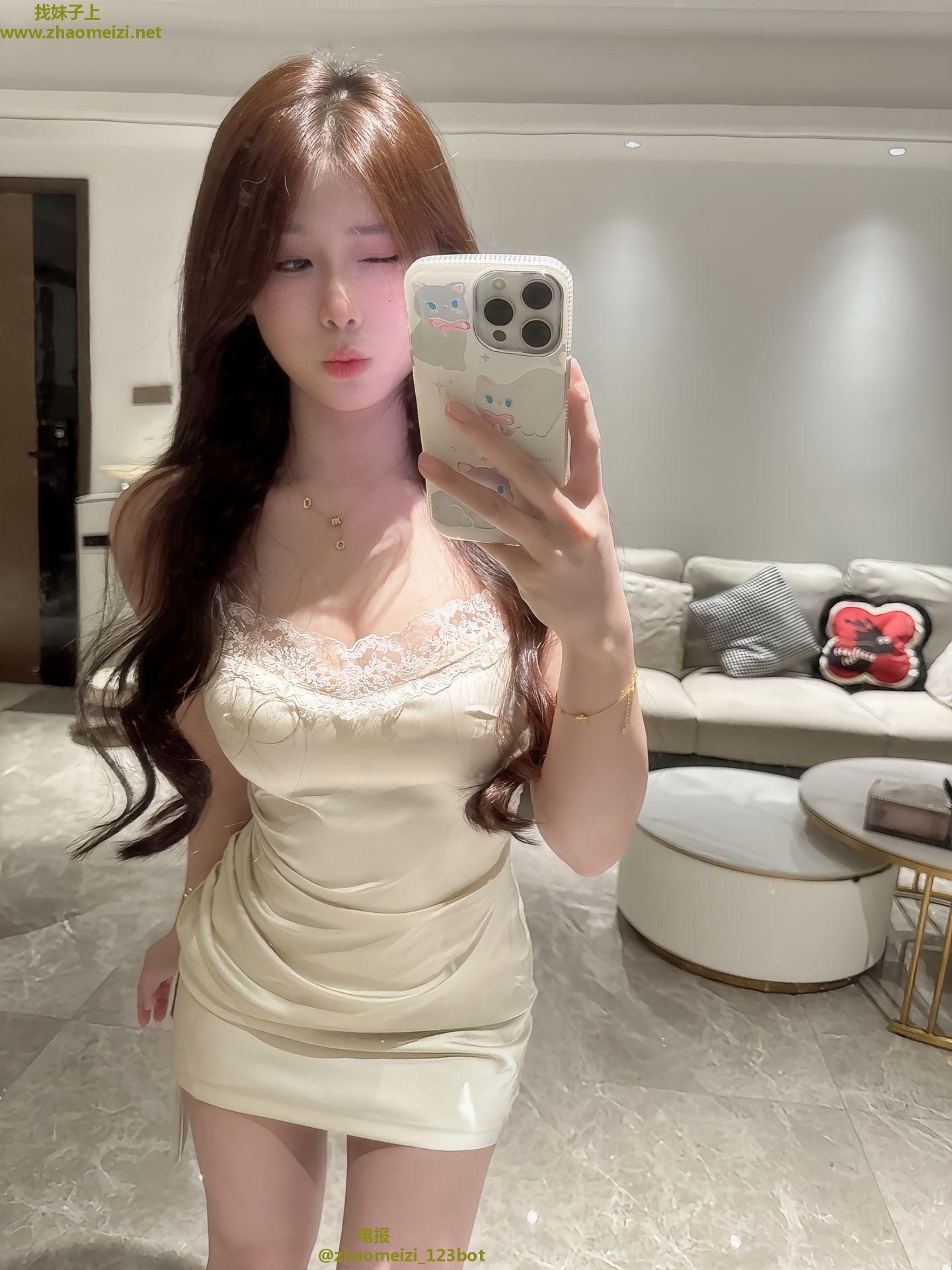 宝藏女孩娇娇蜜桃奶鲍鱼嫩