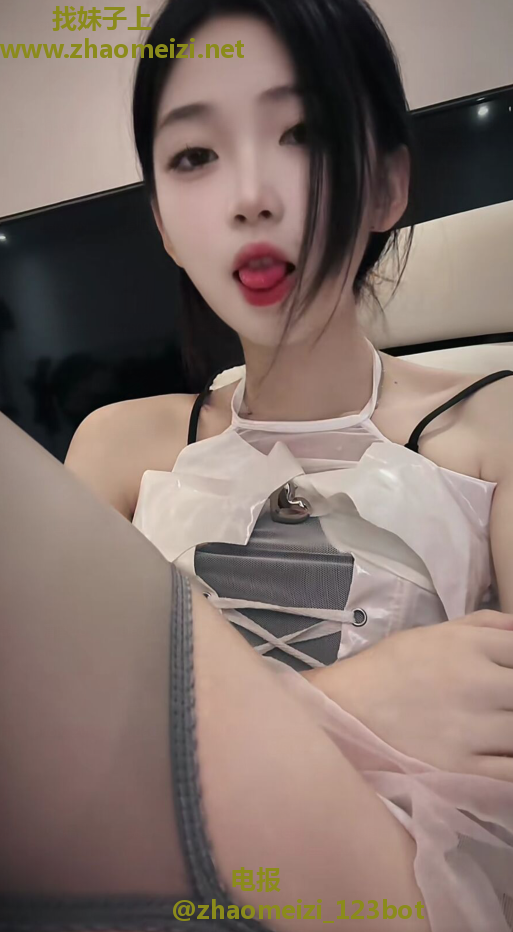幺妹各种丝袜诱惑受不鸟