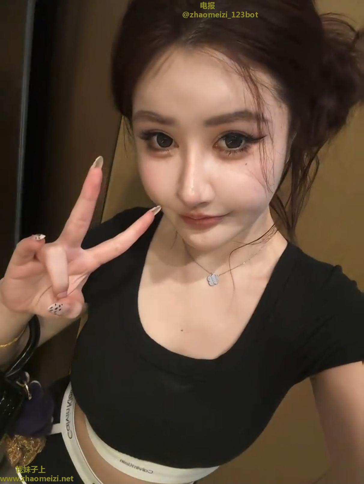 冰冰美女奶大穴肥