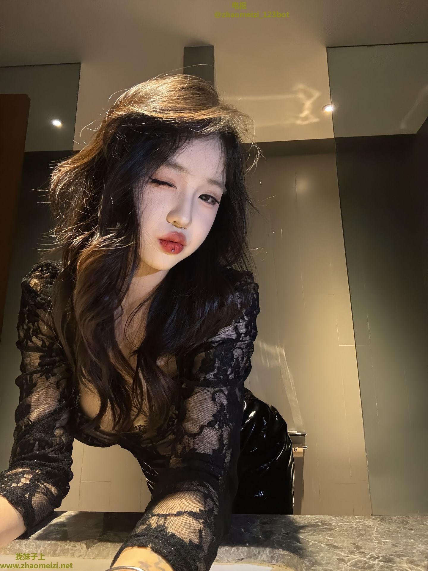 有韵味大奶妹玩得开