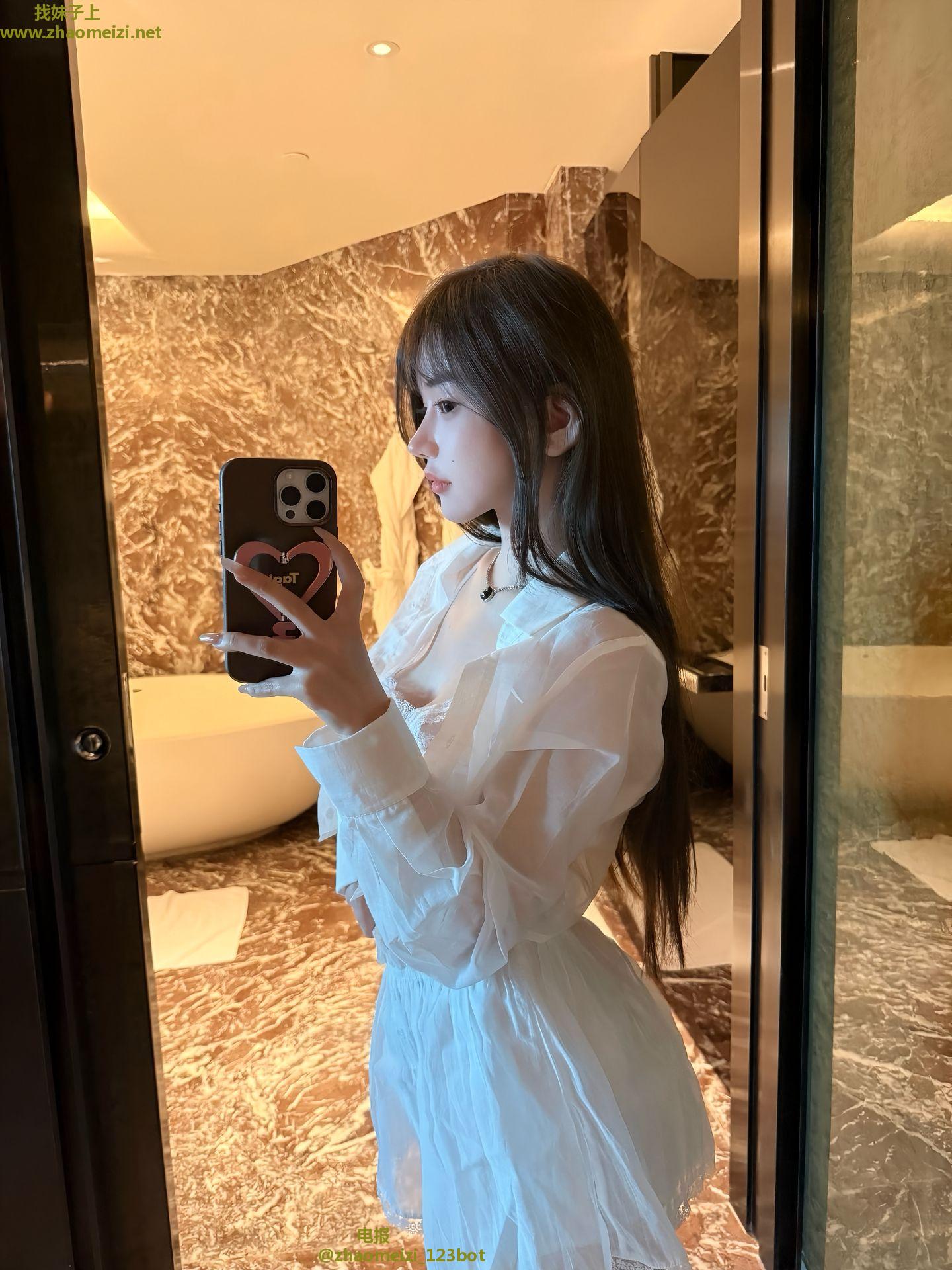 第一次体验浴缸啪 好爽的