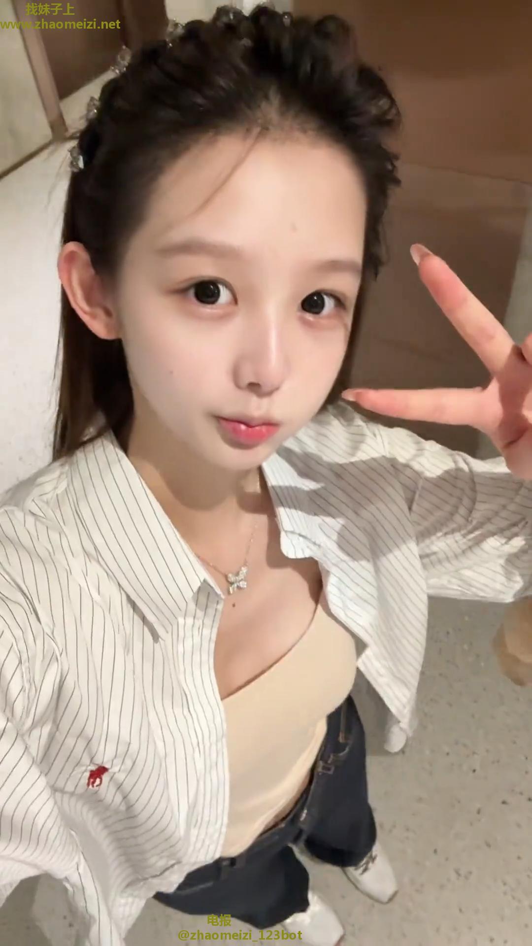 做兼职的学生妹小bb粉嫩嫩