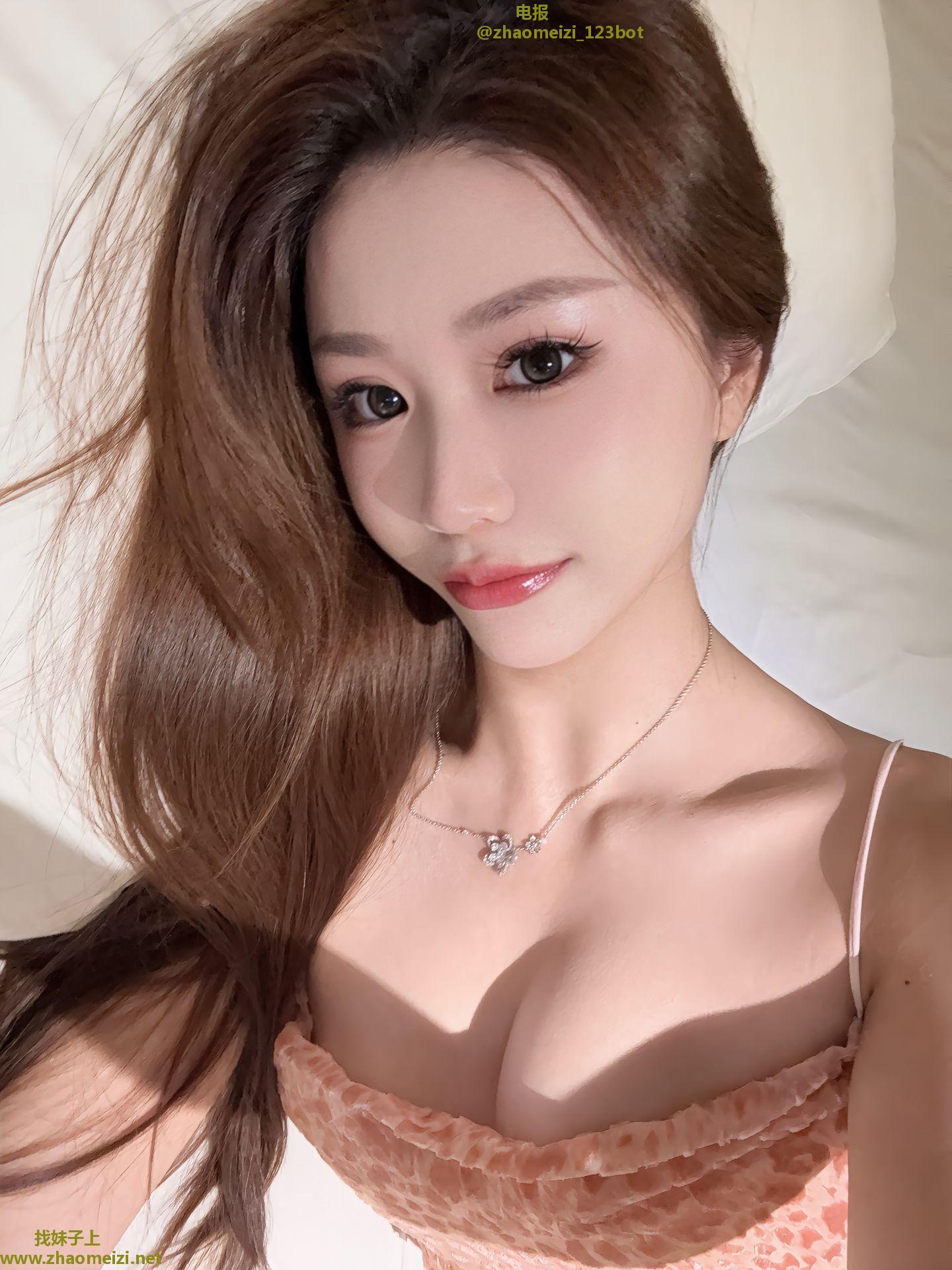 大胸骚老师耐桩服务放得开