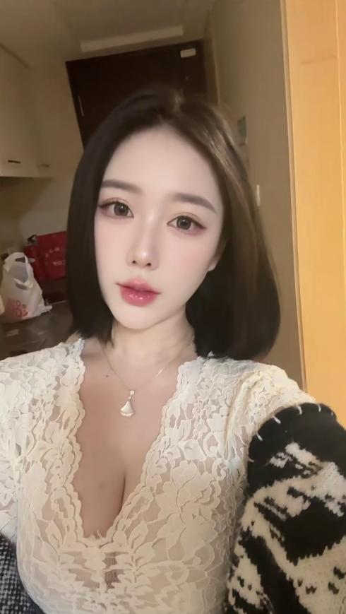 嫖个新茶嫩妹勾人心魂