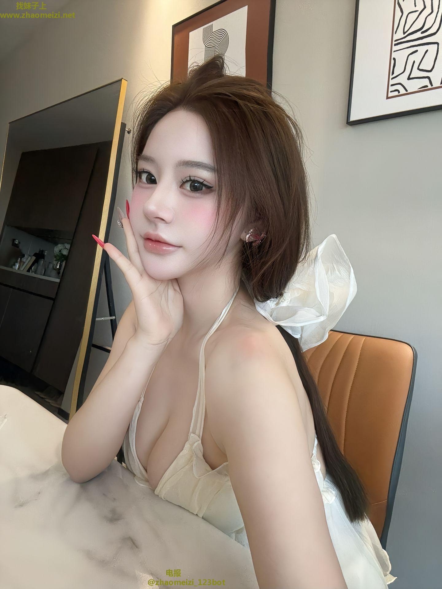 大奶美女肏之爽之