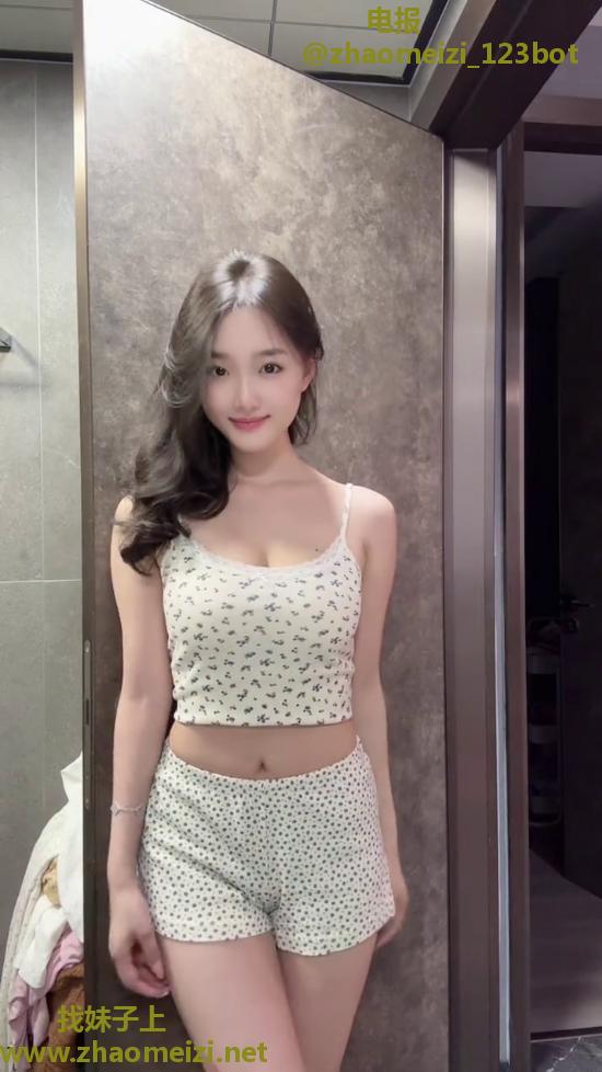 巧鲍鱼粉粉的淫水都是香