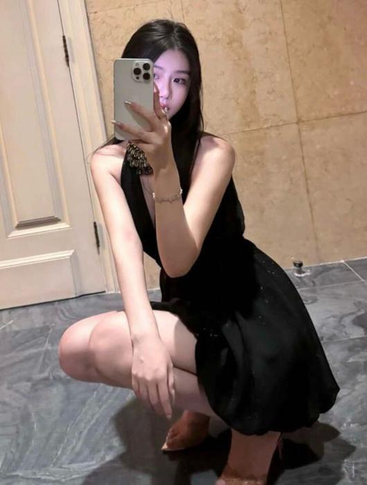 上海妹子鲍鱼保养的很好很粉嫩