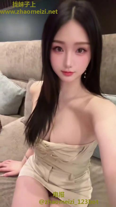 上海挑逗粉鲍让她淫水泛滥