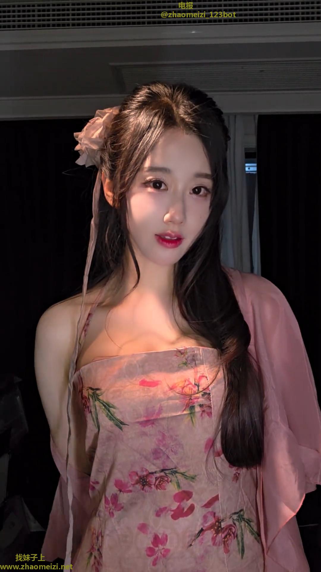 小野模玩的浪叫的骚