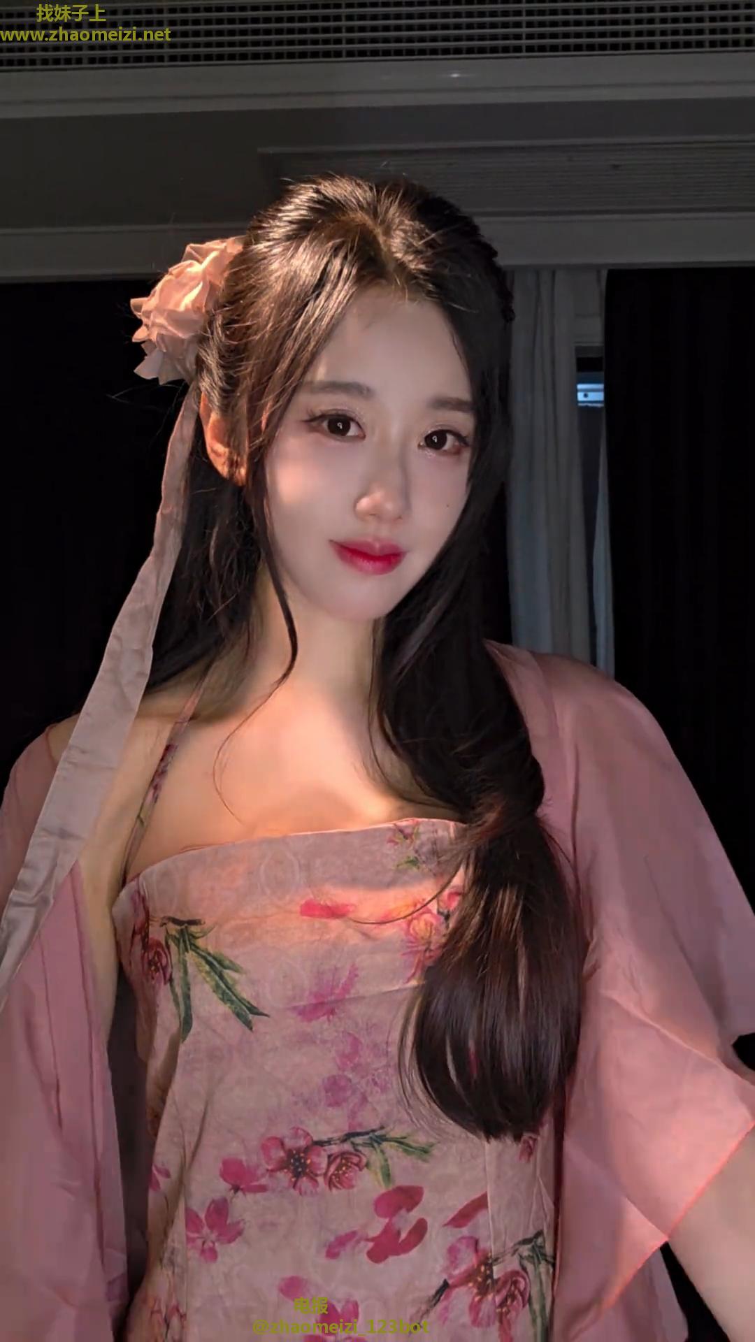 小野模玩的浪叫的骚