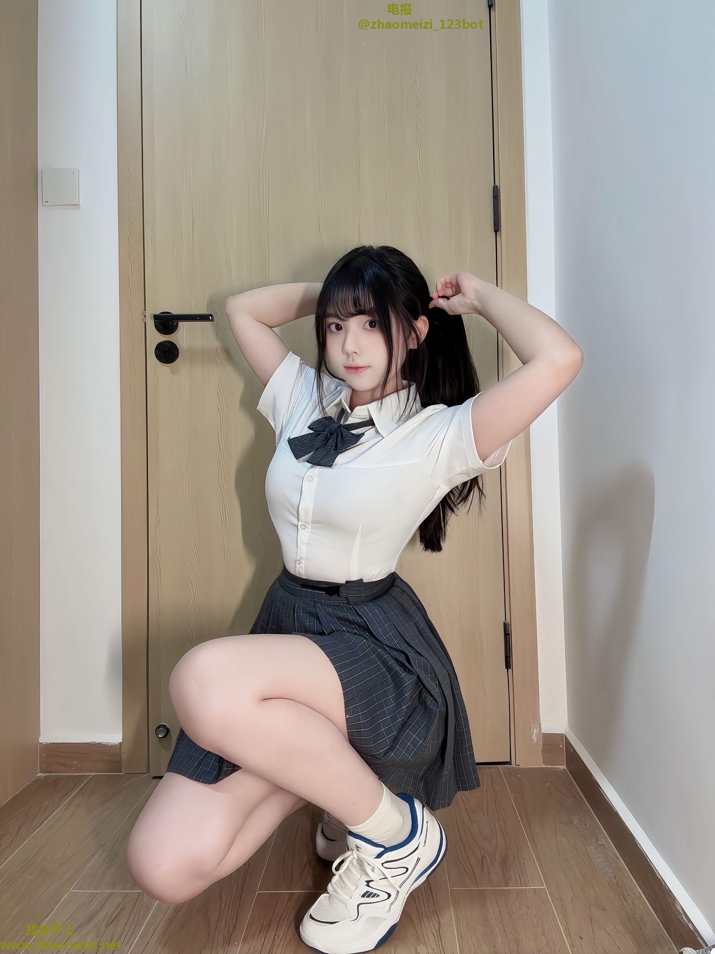 正点妞肉体嫩鲍鱼紧