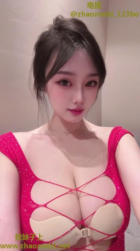 推荐一个巨乳包狼友满意